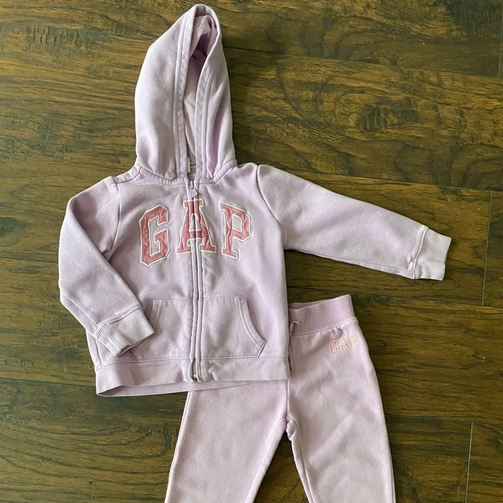 baby GAP, Girls, 2-piece Sweatsuit, Purple, Size 4